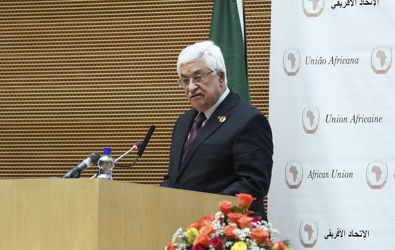 © Reuters. Palestinian President Abbas addresses the opening ceremony of the Ordinary session of the Assembly of Heads of State and Government of the AU at the African Union headquarters in Addis Ababa