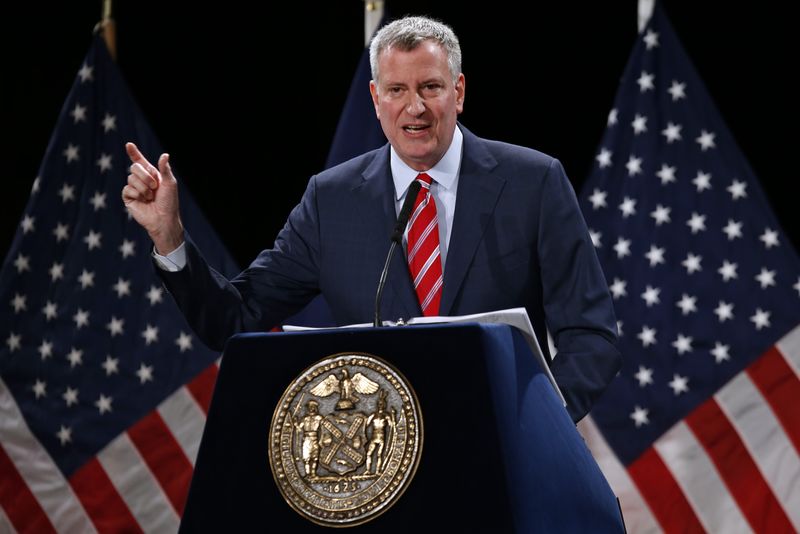 © Reuters. New York City Mayor Bill de Blasio delivers his State of the City address at Baruch College in the Manhattan borough of New York City