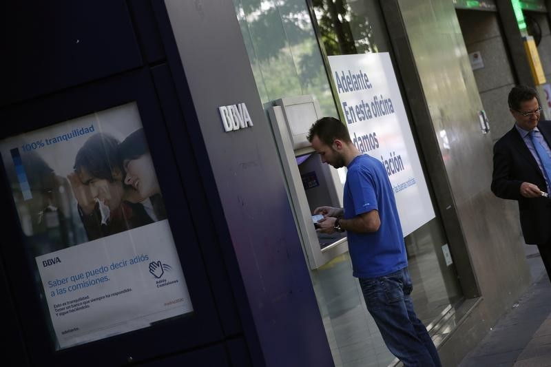 © Reuters. BBVA DÉPASSE LES ATTENTES AU 4E TRIMESTRE 