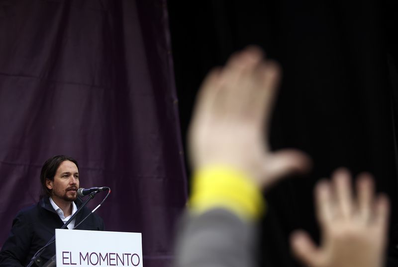 © Reuters. Podemos supera al PSOE como segunda fuerza política tras el PP, según el CIS