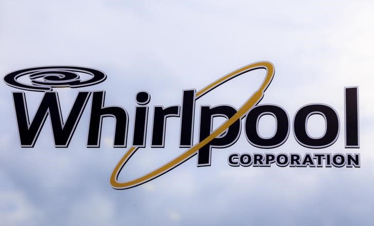 © Reuters. Логотип Whirlpool на фабрике в Кливленде, штат Теннесси