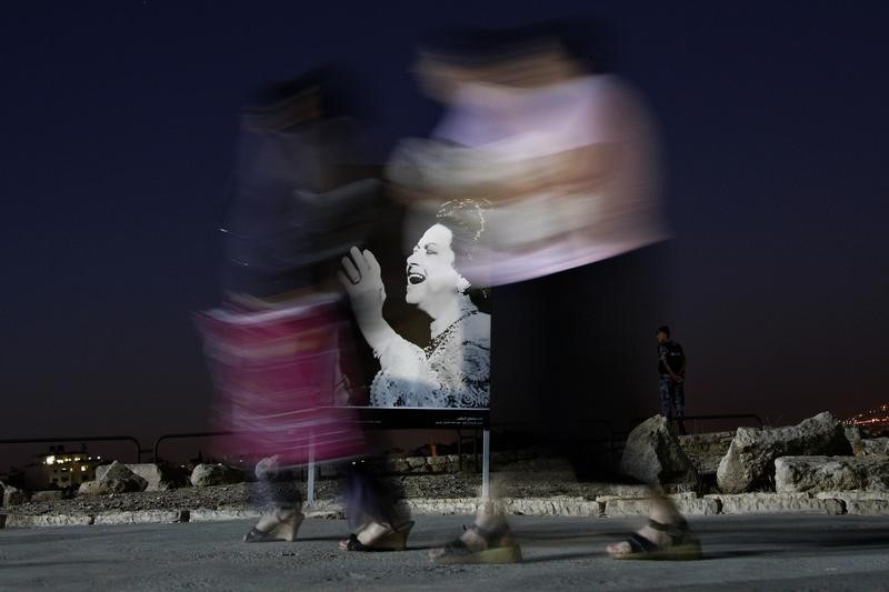 © Reuters. احتفال بذكري رحيل أم كلثوم يتحول إلى مهرجان جماهيري في بيروت