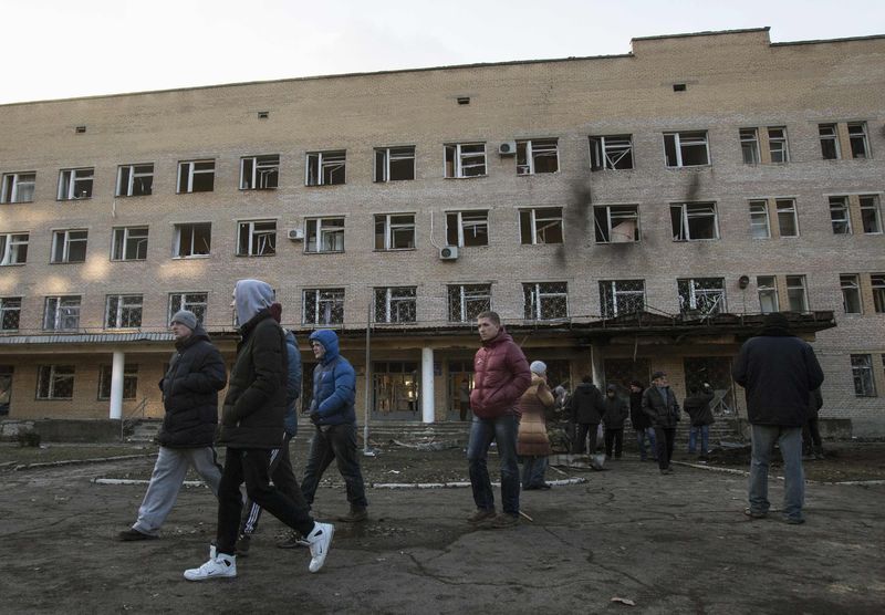 © Reuters. الادعاء الاوكراني: مقتل ما بين 4 و10 اشخاص في قصف قرب مستشفى دونيتسك