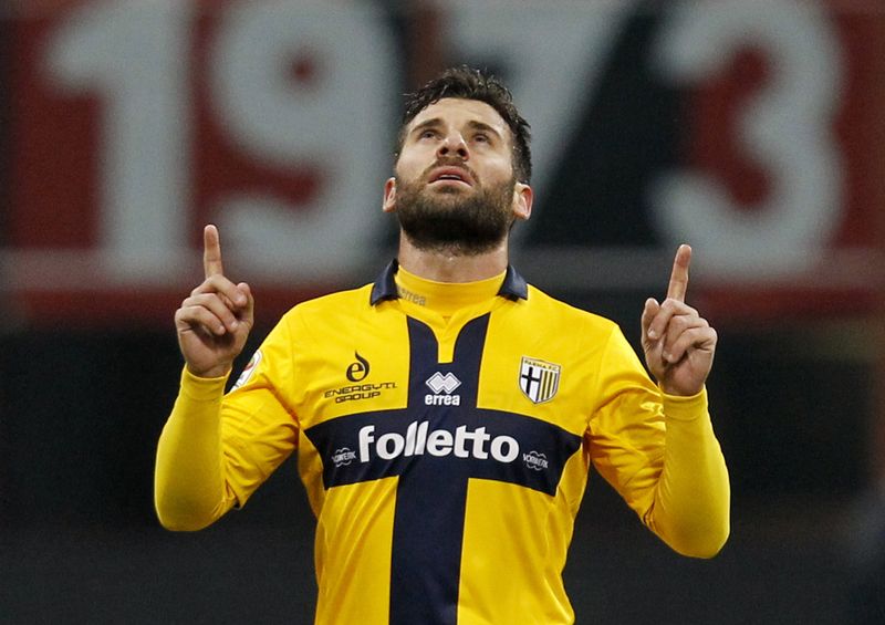 © Reuters. Antonio Nocerino, do Parma, comemora gol marcado contra o Milan pelo Campeonato Italiano