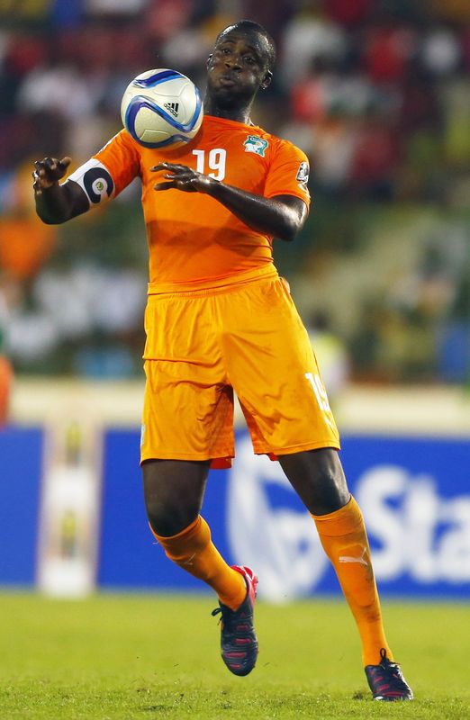 © Reuters. Yaya Touré por fin empieza a demostrar su calidad con la selección