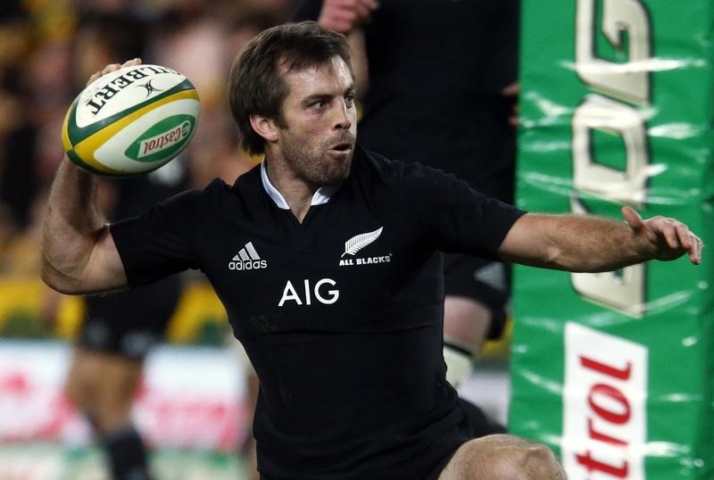 © Reuters. New Zealand All Blacks' Smith reacts after scoring a try during the Bledisloe Cup rugby test match against the Australian Wallabies in Sydney