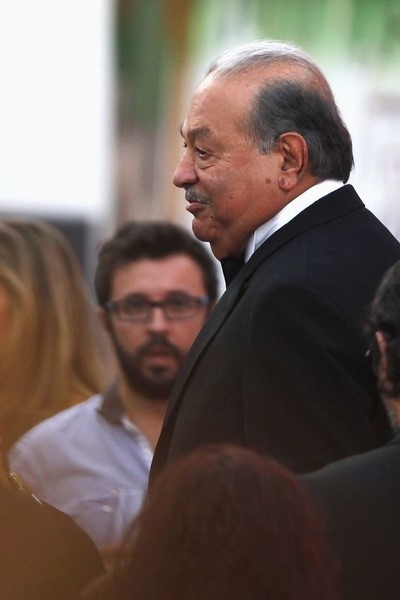 © Reuters. Mexican businessman Carlos Slim looks on after his arrival at the Starlite Charity Gala in Marbella