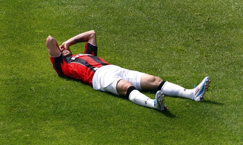 © Reuters. يونيون الألماني يمدد عقد لاعب مصاب بالسرطان