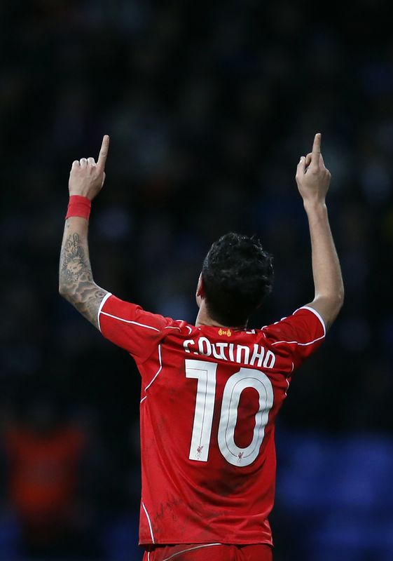 © Reuters. Philippe Coutinho comemora gol marcado pelo Liverpool