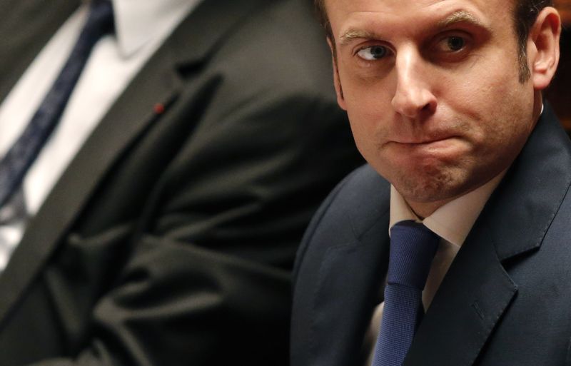 © Reuters. EMMANUEL MACRON DÉFEND SA RÉFORME DU PERMIS DE CONDUIRE