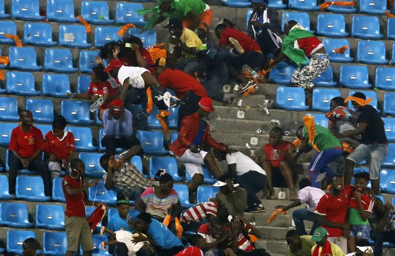 © Reuters. غرامة كبيرة لغينيا الاستوائية بسبب شغب جماهيرها أمام غانا