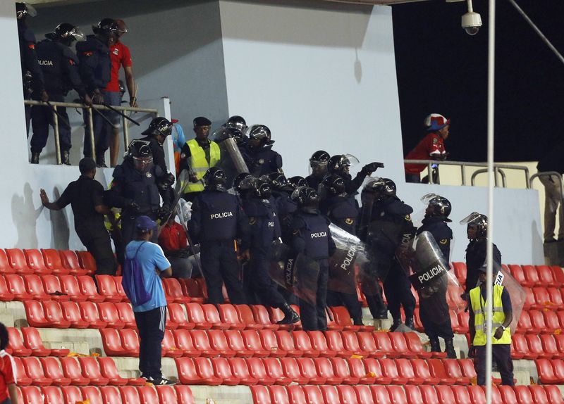 © Reuters. الاتحاد الافريقي يطالب بتعزيز اجراءات الأمن في نهائي كأس الأمم
