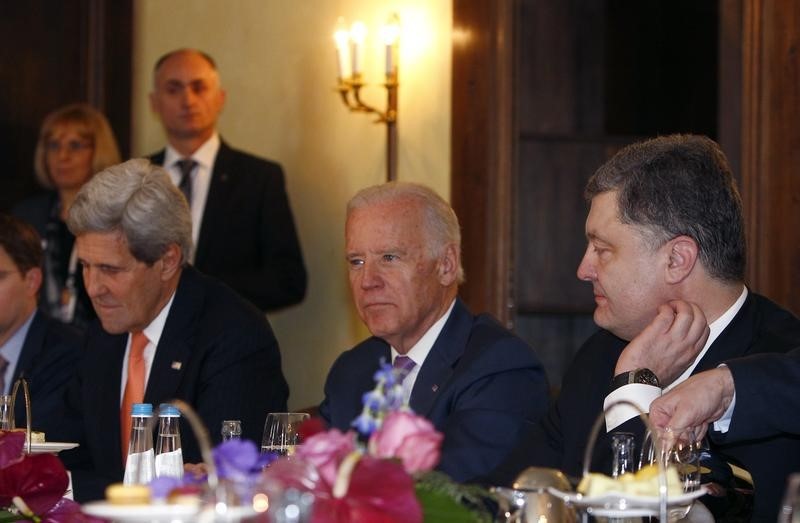 © Reuters. ألمانيا وأوكرانيا وأمريكا تبدأ اجتماعا لبحث خطة السلام في أوكرانيا