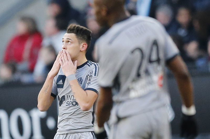 © Reuters. Olympique Marseille's Ocampos celebrates his goal against Stade Rennes during their French Ligue 1 soccer match in Rennes