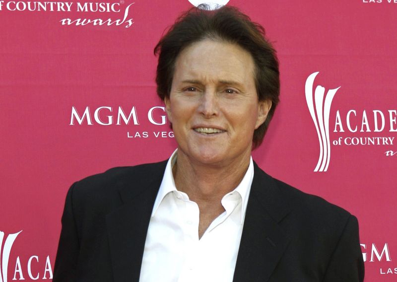 © Reuters. File photo of Bruce Jenner arriving at the 44th Annual Academy of Country Music Awards in Las Vegas