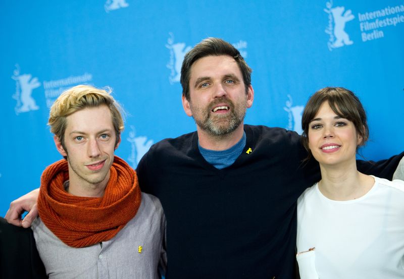 © Reuters. Director Schipper and cast members, Mauff and Costa, pose during a photocall to promote "Victoria" at the Berlinale International Film Festival in Berlin