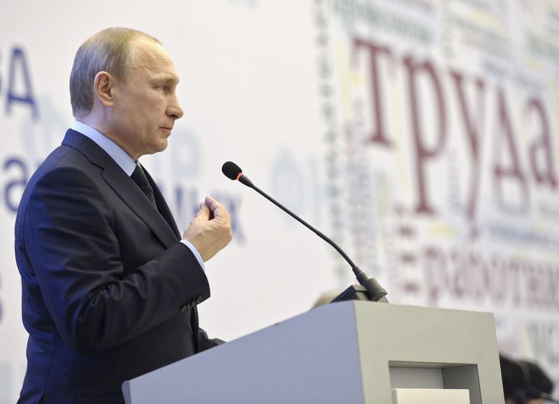 © Reuters. بريطانيا تقول إن بوتين يتصرف "كطاغية" فيما يتعلق بأوكرانيا