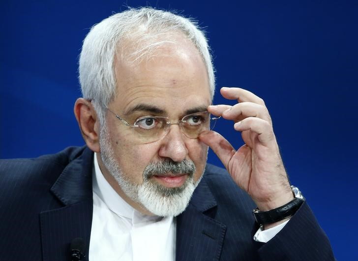 © Reuters. ظريف ينفي تحذيره من تضرر نفوذ الرئيس الإيراني إذا فشلت المحادثات النووية