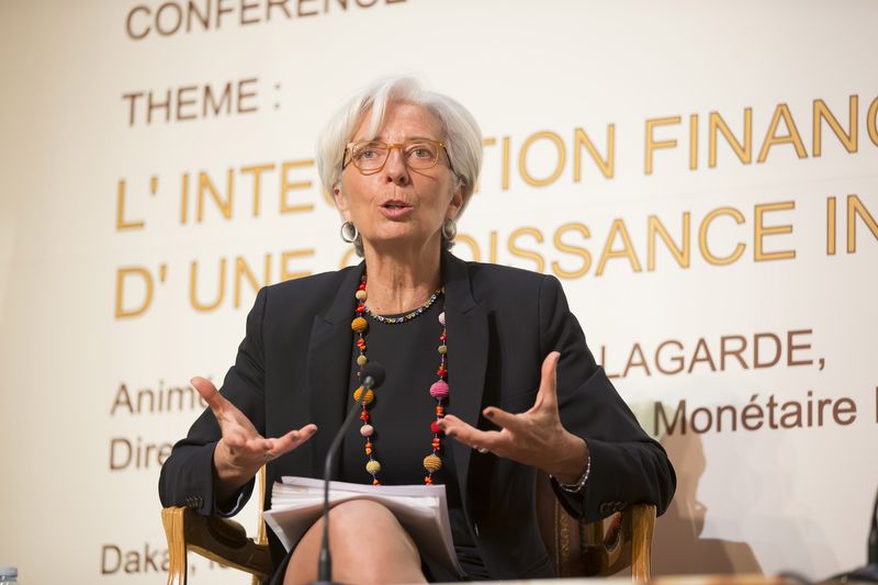 © Reuters. International Monetary Fund Managing Director Christine Lagarde answers questions after speaking at the Banque Centrale des Etats de l'Afrique in Dakar