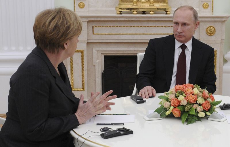© Reuters. بوتين يعتزم عقد لقاء في مينسك إذا ما اقتربت الأطراف من التوصل لاتفاق