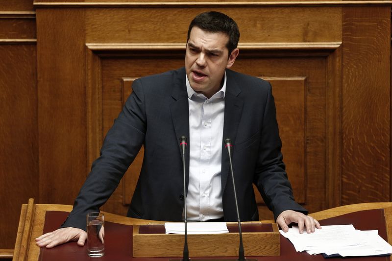 © Reuters. Greek Prime Minister Tsipras delivers his first major speech in parliament in Athens