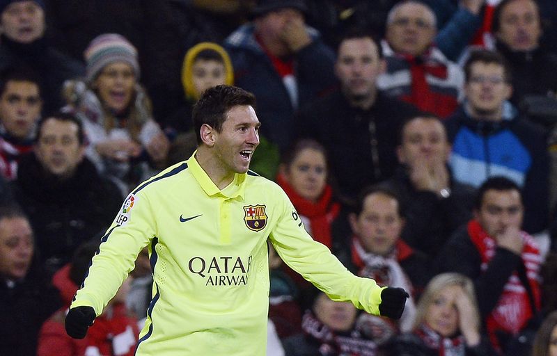 © Reuters. El jugador del Barcelona Lionel Messi celebra un gol en el partido contra el Athletic Bilbao