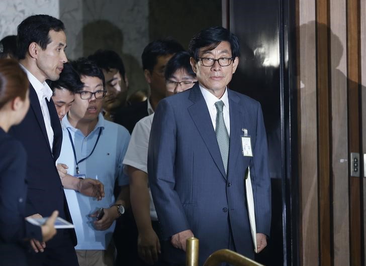 © Reuters. حكم بالسجن على رئيس سابق للمخابرات الكورية الجنوبية لتدخله في الانتخابات