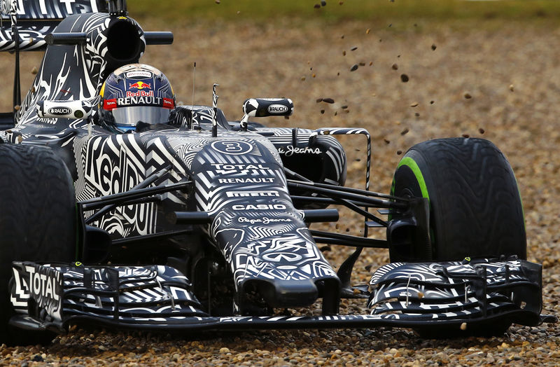 © Reuters. Red Bull Formula One racing driver Ricciardo of Australia drives his car out of the track during pre-season testing at the Jerez racetrack in southern Spain