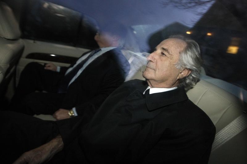 © Reuters. Bernard Madoff arrives home after a hearing at Federal Court, in New York