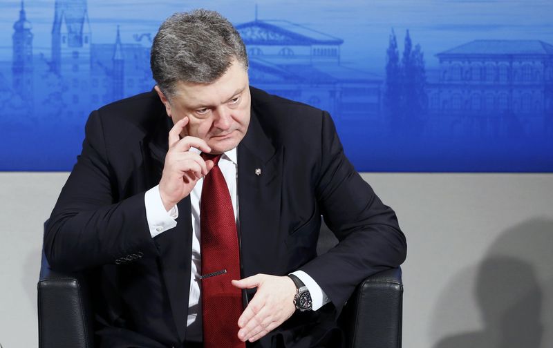 © Reuters. Ukraine's President Poroshenko reacts during the 51st Munich Security Conference at the 'Bayerischer Hof' hotel in Munich