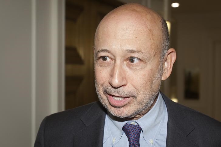 © Reuters. CEO of Goldman Sachs Lloyd Blankfein departs after meeting India's Prime Minister Narendra Modi at a breakfast in New York