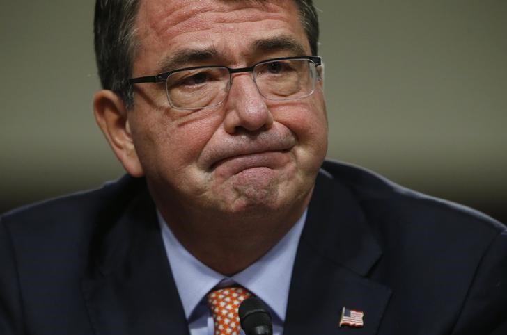 © Reuters. U.S. defense secretary-nominee Carter testifies at Senate Armed Services Committee confirmation hearing on Capitol Hill in Washington