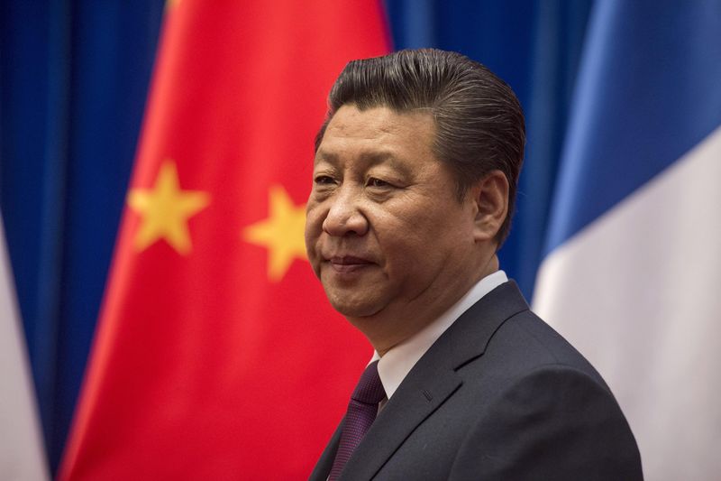 © Reuters. Presidente chinês, Xi Jinping,  durante encontro com o Primeiro Ministro francês, Manuel Valls, em Pequim
