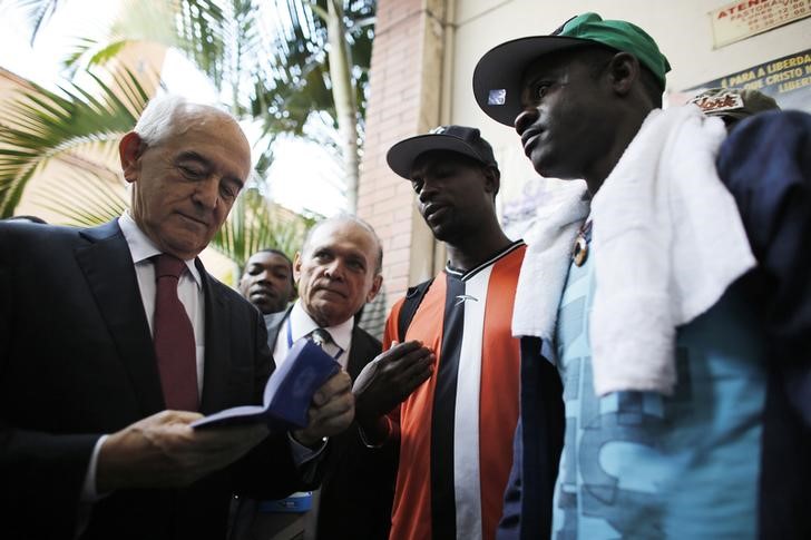 © Reuters. Ministro do Trabalho, Manoel Dias (à esquerda).