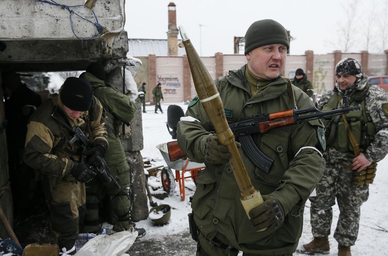 © Reuters. معارك شرسة تطغى على قمة السلام بشأن أوكرانيا