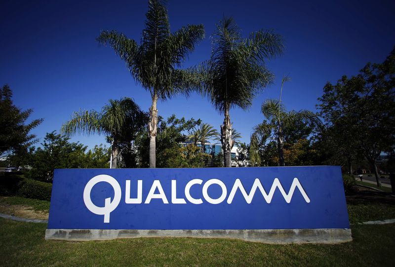 © Reuters. File photo of a Qualcomm sign in front of one of its many buildings in San Diego, California