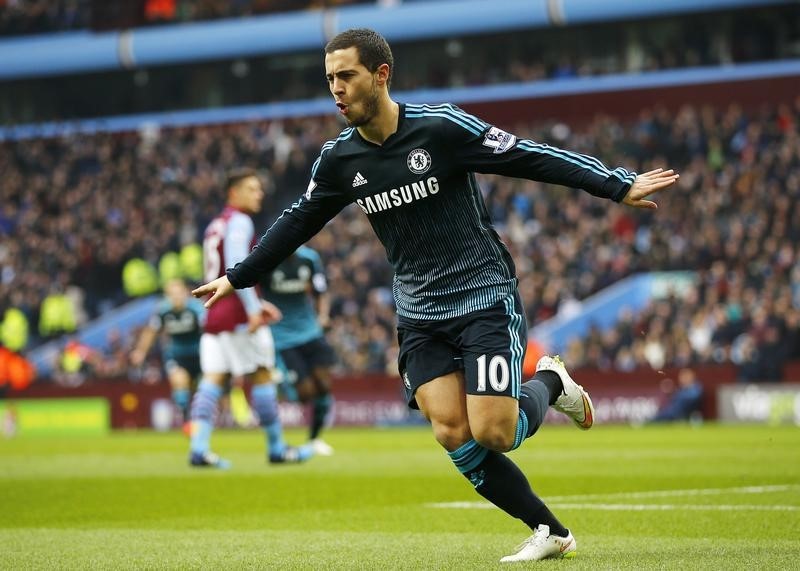 © Reuters. Eden Hazard of Chelsea celebrates scoring against Aston Villa during their English Premier League soccer match at Villa Park, Birmingham