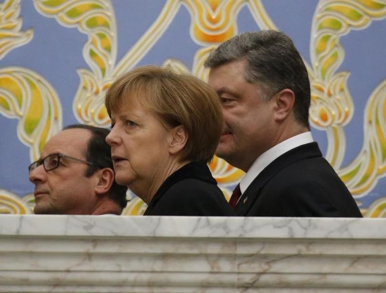 © Reuters. ميركل :احتمال فرض المزيد من العقوبات اذا فشل وقف اطلاق النار في اوكرانيا