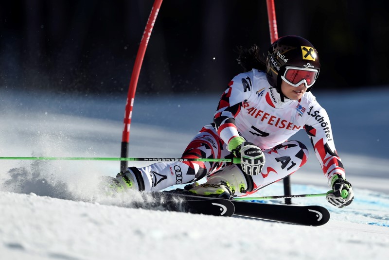 © Reuters. Alpine Skiing: FIS World Championships-Women's Giant Slalom Run 2