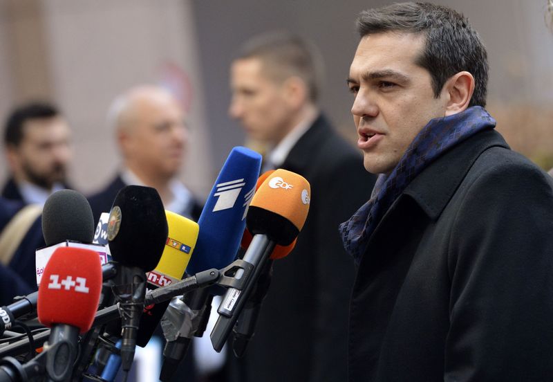 © Reuters. El primer ministro de Grecia, Alexis Tsipras, llega a una cumbre realizada en Bruselas