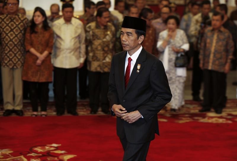 © Reuters. مصادر: رئيس إندونيسيا يسحب مرشحه لقيادة الشرطة
