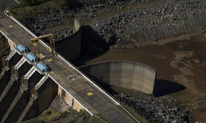 © Reuters. Vista da barragem de Jaguari, parte do reservatório da Cantareira, em Bragança Paulista