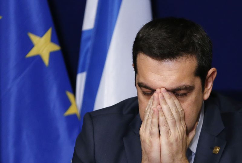 © Reuters. El silencio en la cumbre de la UE deja la pelota en el tejado de Tsipras