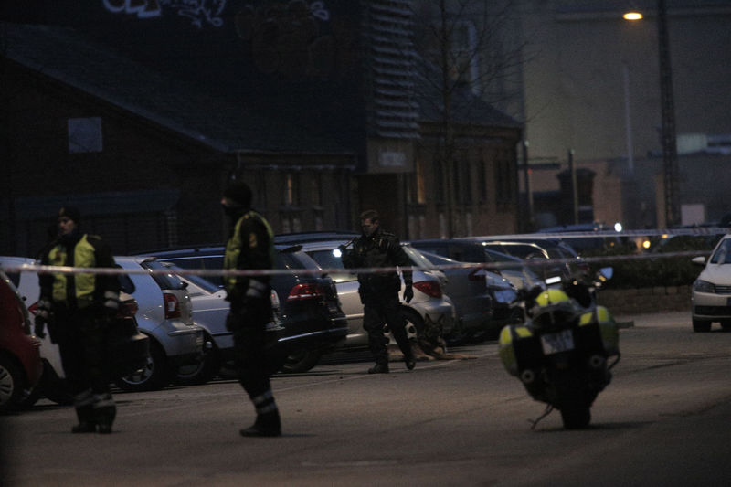 © Reuters. شرطة الدنمرك تقتل رجلا بعد هجوم "ارهابي" في كوبنهاجن