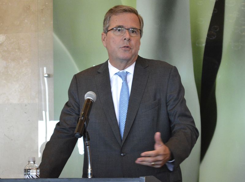 © Reuters. Republican Jeb Bush speaks at a fund-raising luncheon in Tallahassee, Florida