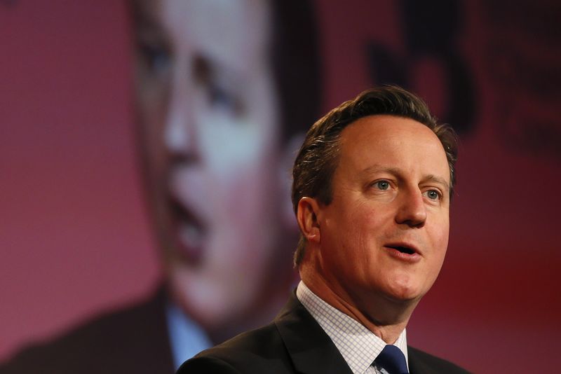 © Reuters. استطلاع: تزايد الدعم للمحافظين في بريطانيا قبل الانتخابات