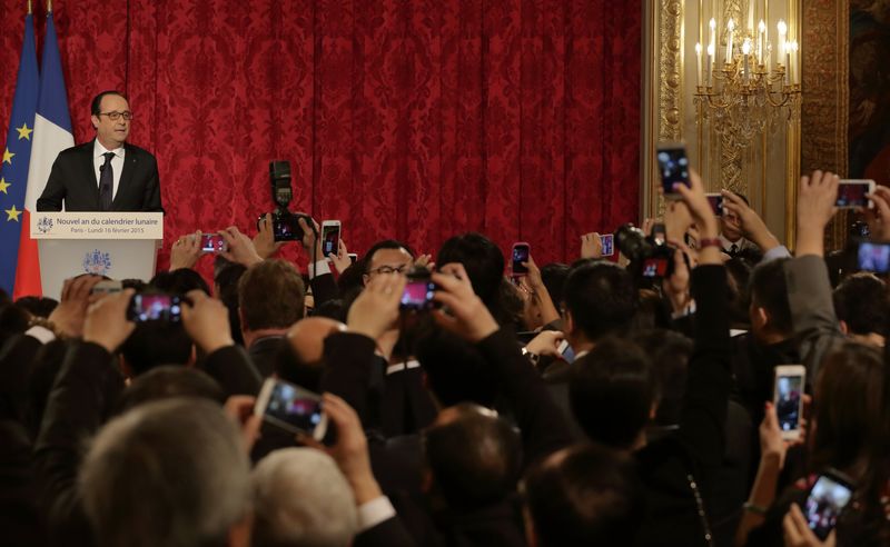 © Reuters. La reforma económica de Hollande se somete a examen en el Parlamento