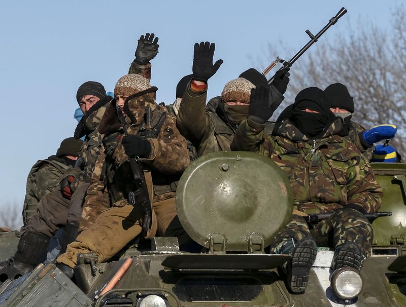 © Reuters. جيش أوكرانيا:الانفصاليون يقاتلون للسيطرة على خط السكك الحديدية في ديبالتسيف