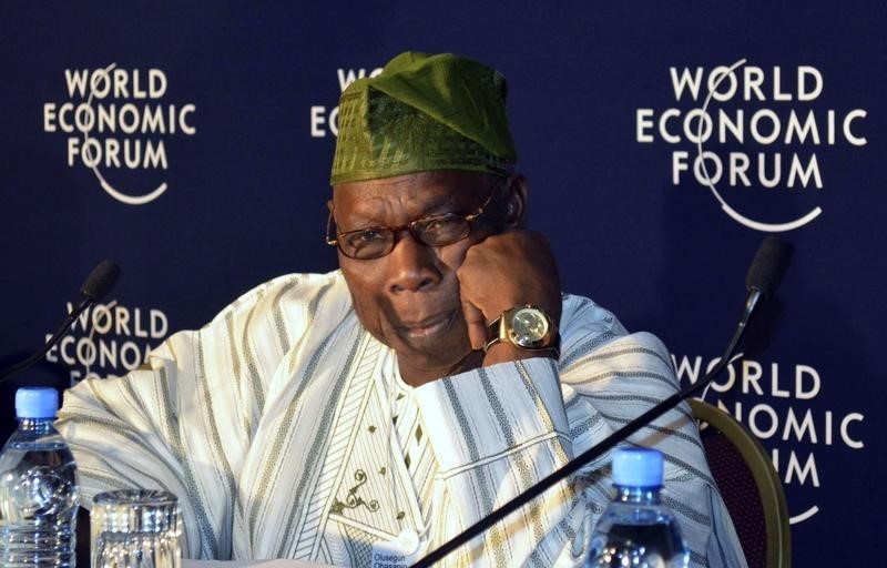 © Reuters. الرئيس النيجيري السابق أوباسانجو ينسحب من الحزب الحاكم