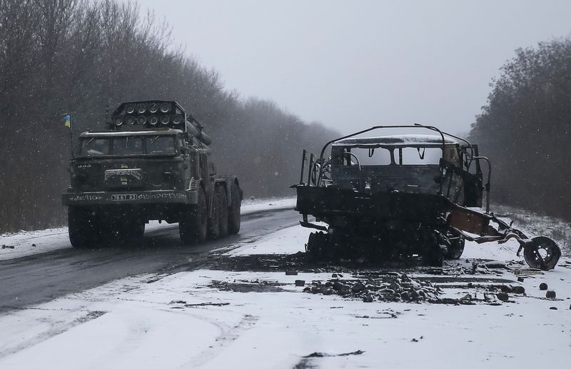 © Reuters. Lançador de missíeis das Forças Armadas da Ucrânia visto perto de Debaltseve